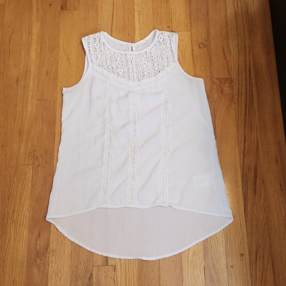 White flowy lace neckline tank top